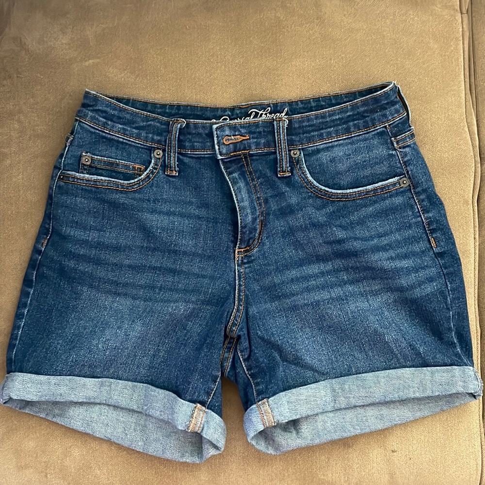Universal Thread Jean shorts- no holes